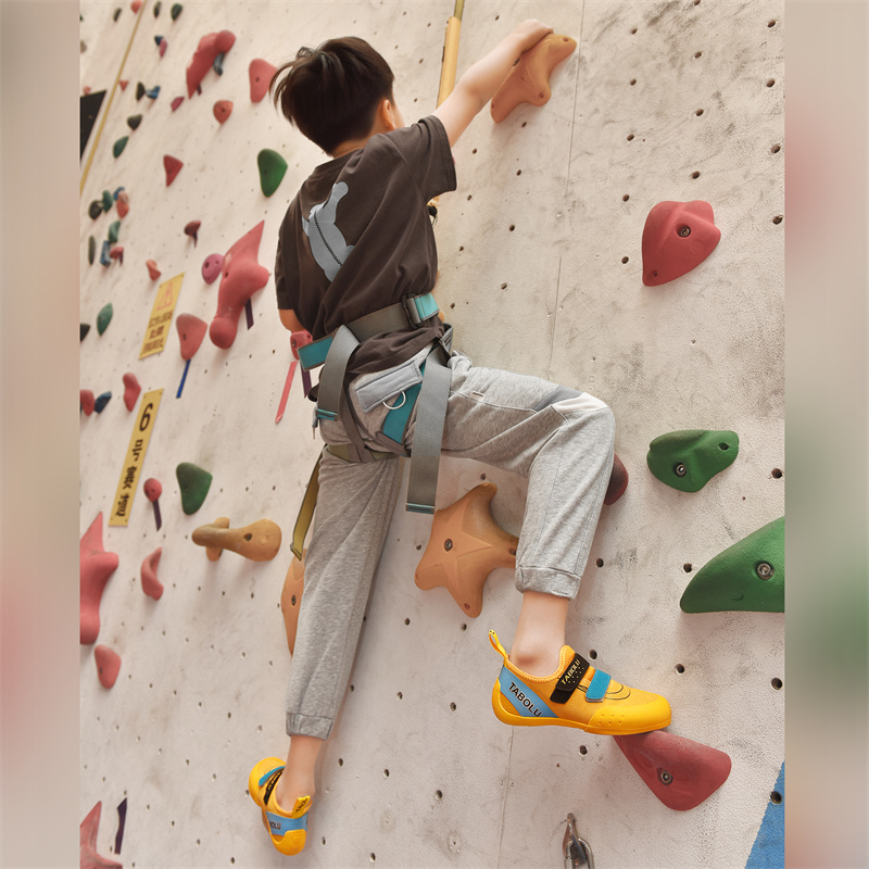 男の子と女の子のためのロッククライミングシューズ,屋内と屋外 - Sports Equipment For Boys のレビューと価格